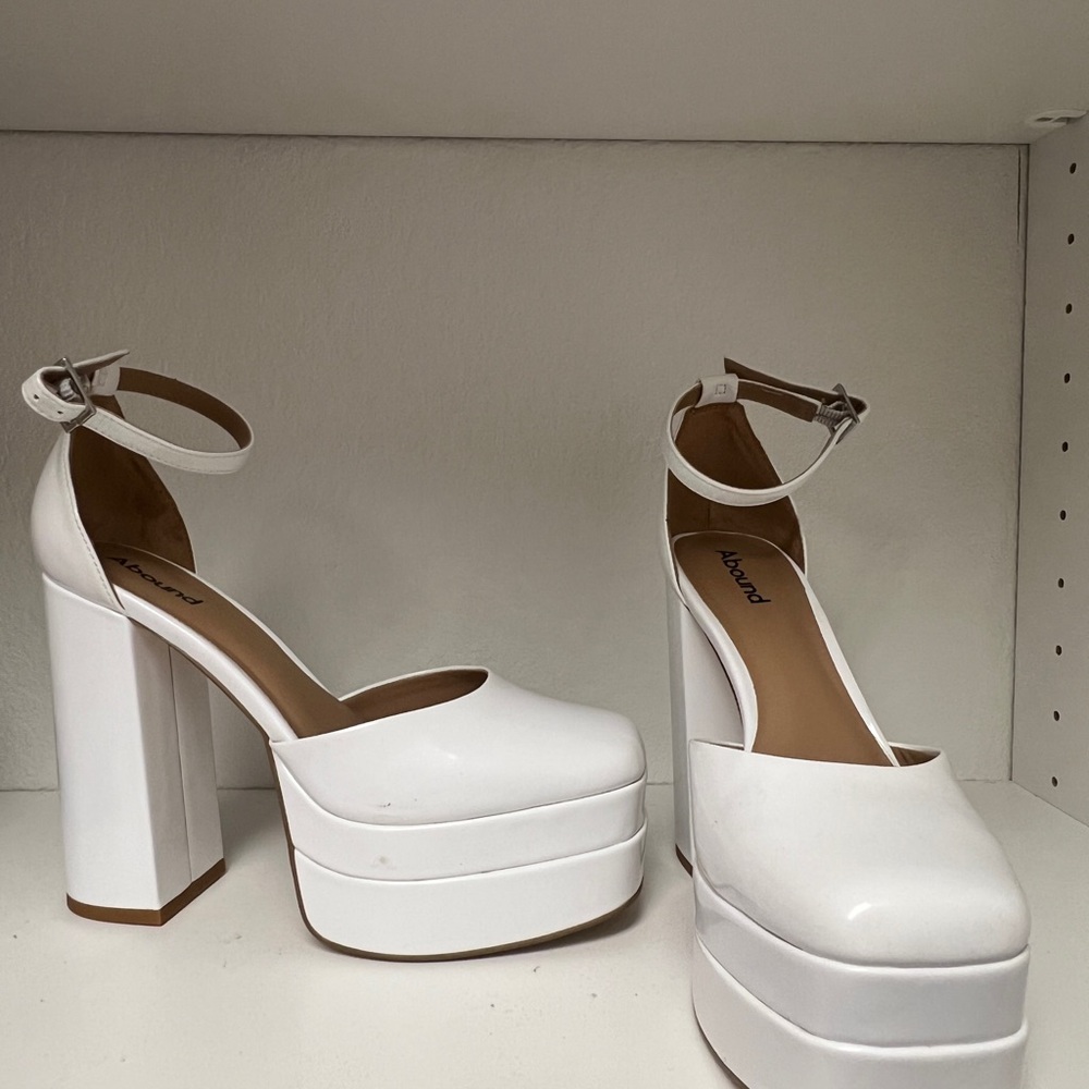 Nib Delaney Platform Pump Black size 7 heel 5’Synthetic upper lining/rubber sole